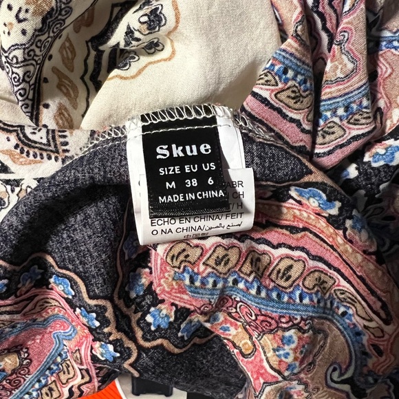 💕💕EUC- SUPER CUTE HALTER DRESS WITH OPEN BACK SZ 6💕 - Picture 8 of 8